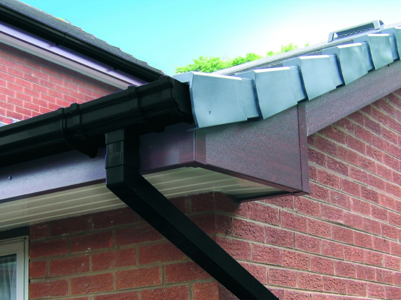 Read more about the article Guttering & Roofline Service